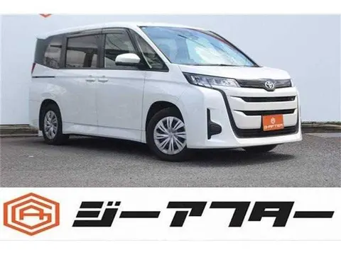 Toyota Noah 2024 купить в Москве
