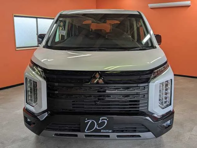 Mitsubishi Delica D5 2025 — миниатюра 2