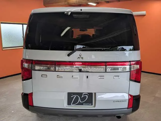 Mitsubishi Delica D5 2025 — миниатюра 3