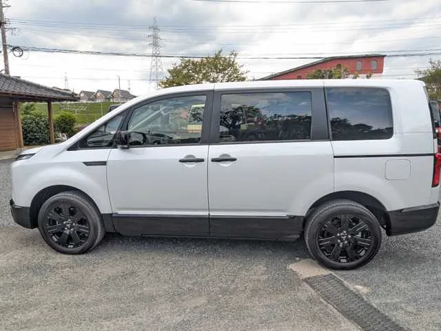Mitsubishi Delica D5 2025 — миниатюра 4