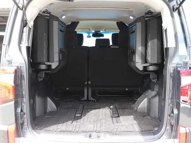 Mitsubishi Delica D:5 2023 — миниатюра 2