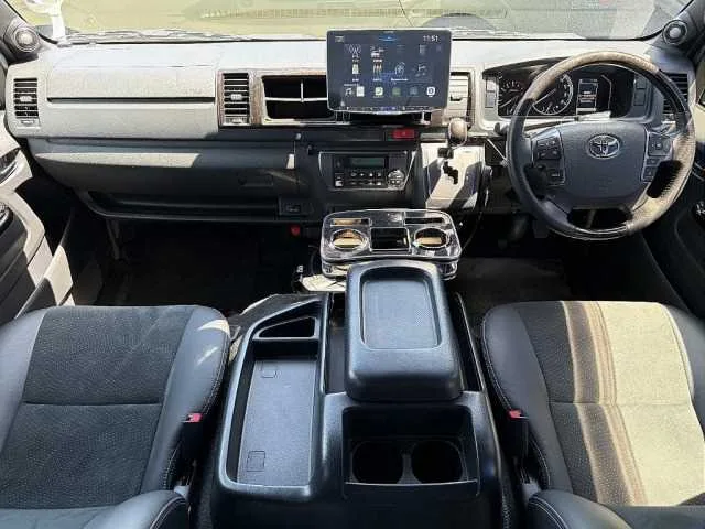 Toyota Hiace Van 2022 — миниатюра 2