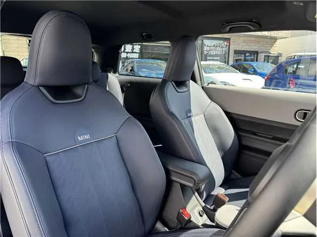 BMW MINI CooperC 2024 — миниатюра 2