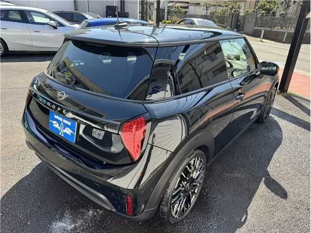 BMW MINI CooperC 2024 — миниатюра 4