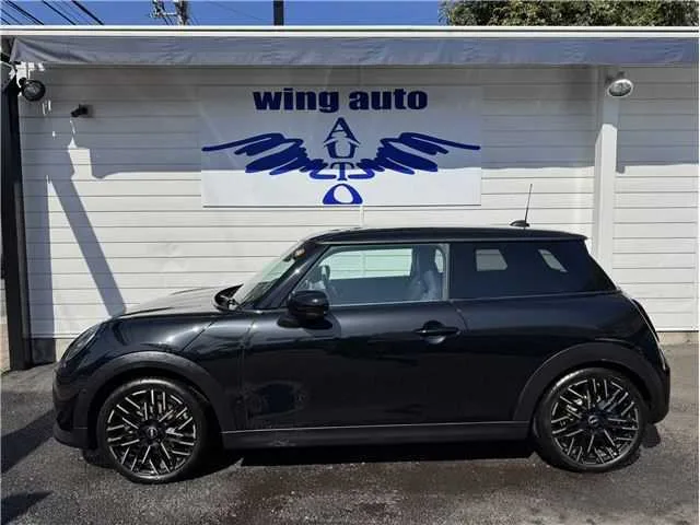 BMW MINI CooperC 2024 — миниатюра 5