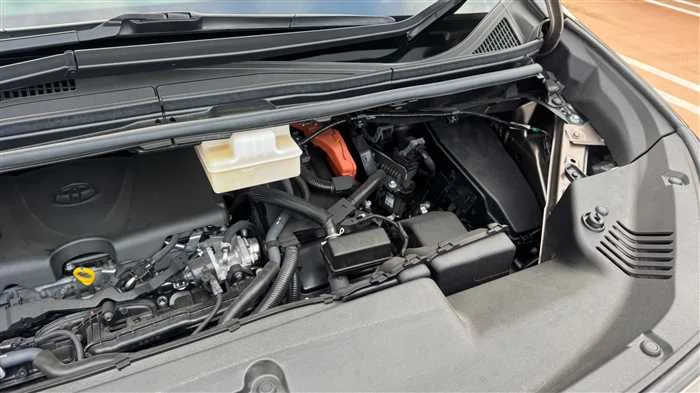 Toyota Alphard Z E-Four 2024 — миниатюра 4