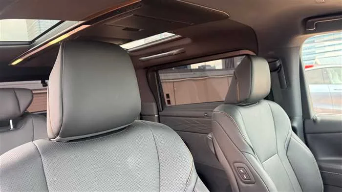 Toyota Alphard Z E-Four 2024 — миниатюра 5