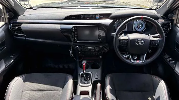Toyota Hilux Z GR 2024 — миниатюра 5