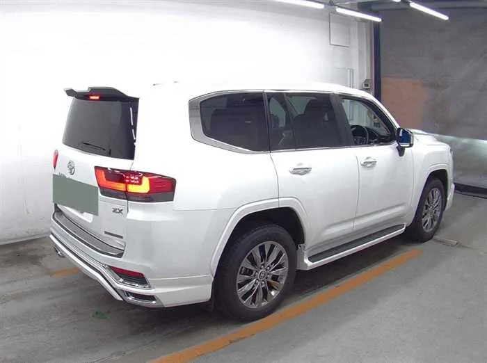 Toyota Land Cruiser ZX MODELISTA JBL 2023 — миниатюра 4