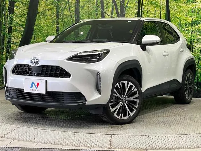 Toyota Yaris Cross 2023 — фото 1, купить с доставкой в Москву
