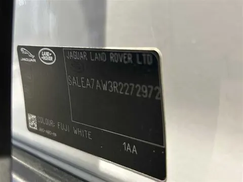 Land Rover Defender 2024 купить в Москве