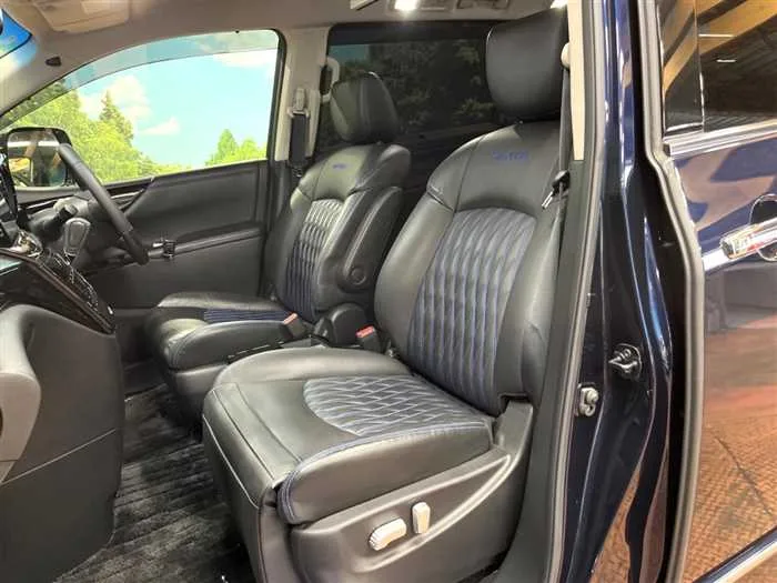 Nissan Elgrand 2022 — миниатюра 3