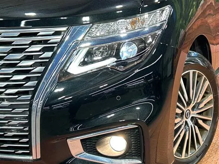 Nissan Elgrand 2023 — миниатюра 3