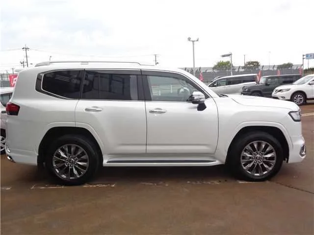 Toyota Land Cruiser ZX 2023 — миниатюра 3