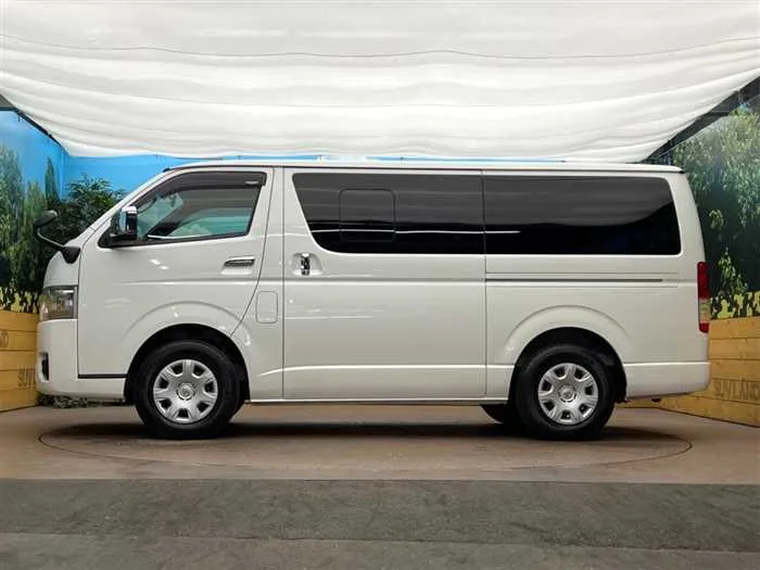 Toyota Hiace Van 2024 — миниатюра 3