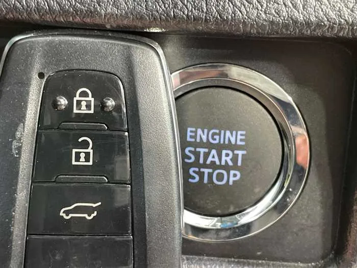 Toyota Land Cruiser Prado 2023 — миниатюра 2