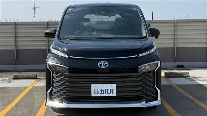 Toyota Voxy S-G 2023 — миниатюра 2