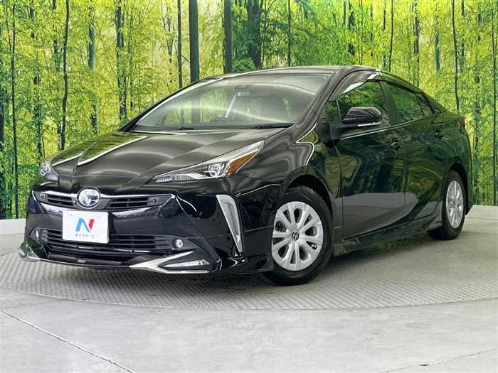 Toyota Prius 2022 — фото 1, купить с доставкой в Москву
