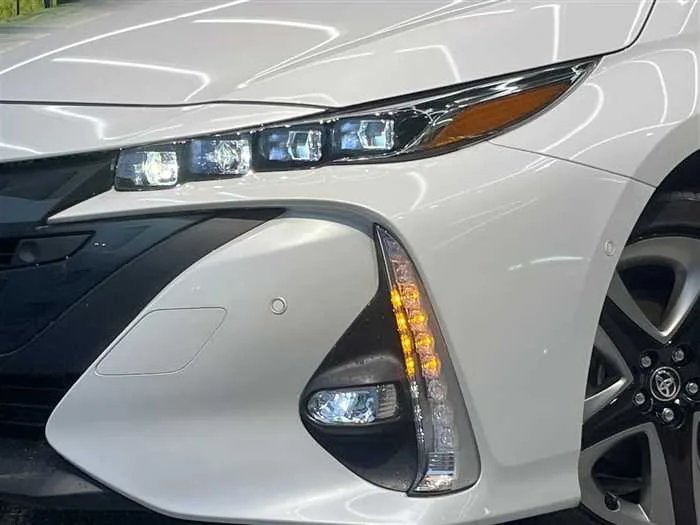 Toyota Prius PHV 2022 — миниатюра 5
