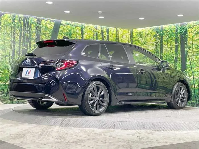 Toyota Corolla Sedan 2023 — миниатюра 5