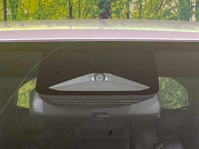 Toyota Corolla Sedan 2023 — миниатюра 3