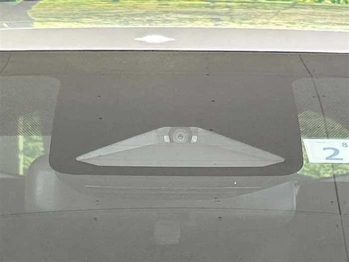 Toyota Corolla Sedan 2023 — миниатюра 3