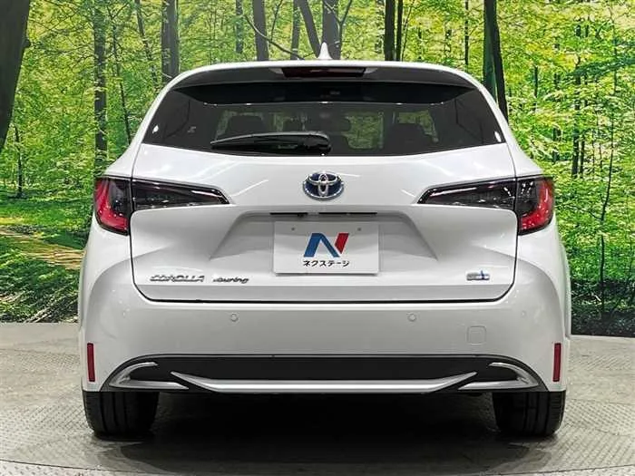Toyota Corolla Sedan 2023 — миниатюра 4