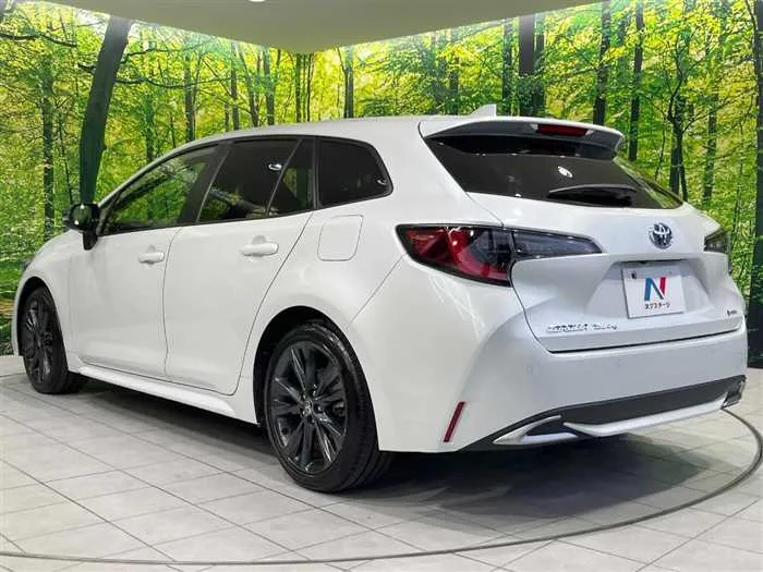 Toyota Corolla Sedan 2024 — миниатюра 4