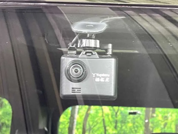 Toyota Noah 2022 — миниатюра 3