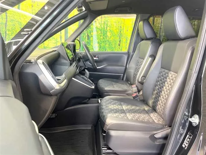 Toyota Voxy 2022 — миниатюра 4