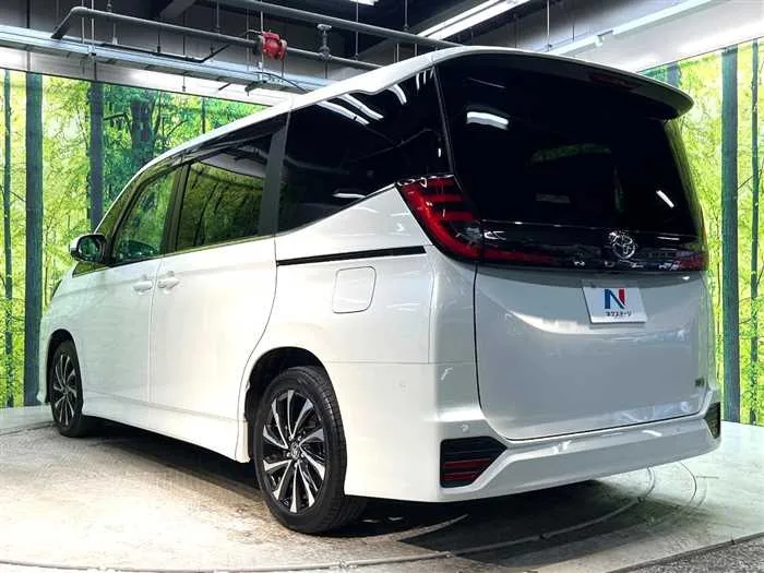 Toyota Noah 2023 — миниатюра 4