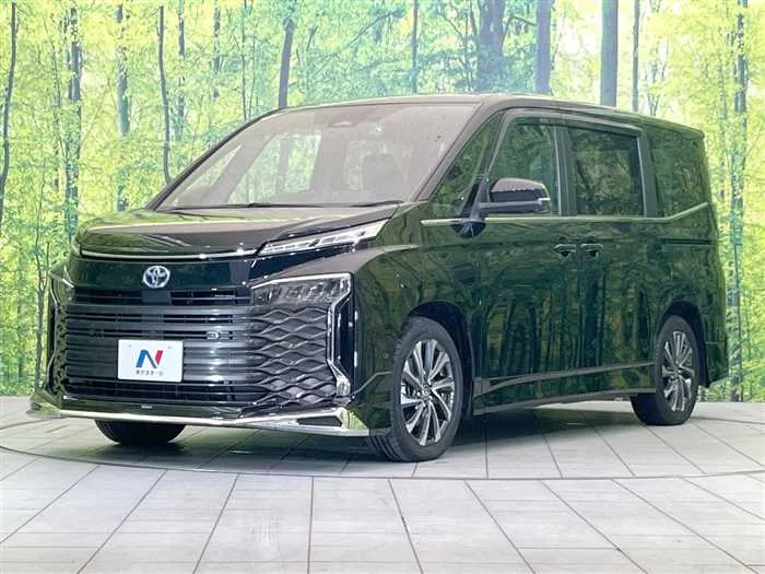 Toyota Voxy 2023 — миниатюра 5