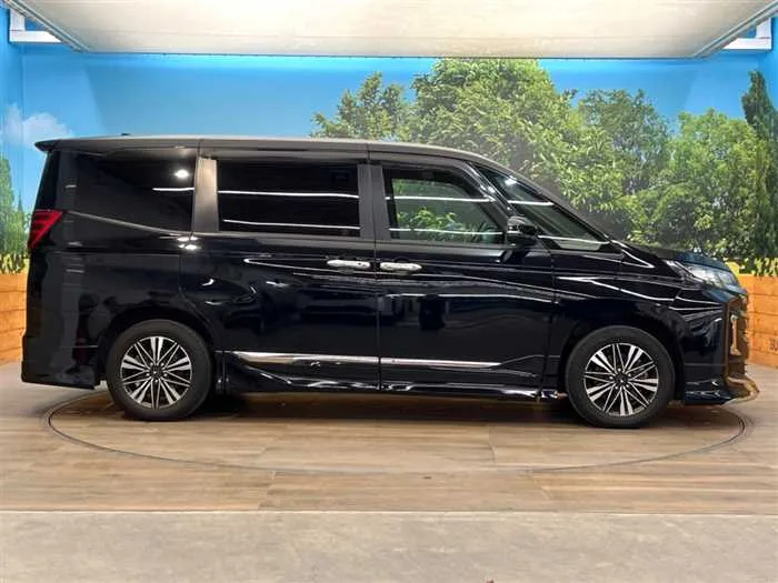 Toyota Noah 2023 — миниатюра 4