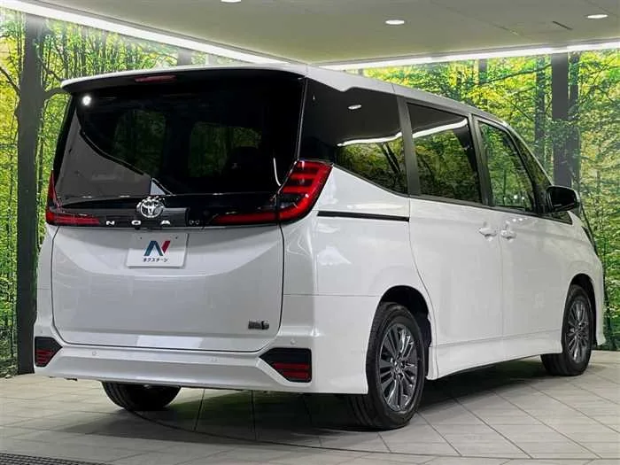 Toyota Noah 2023 — миниатюра 3