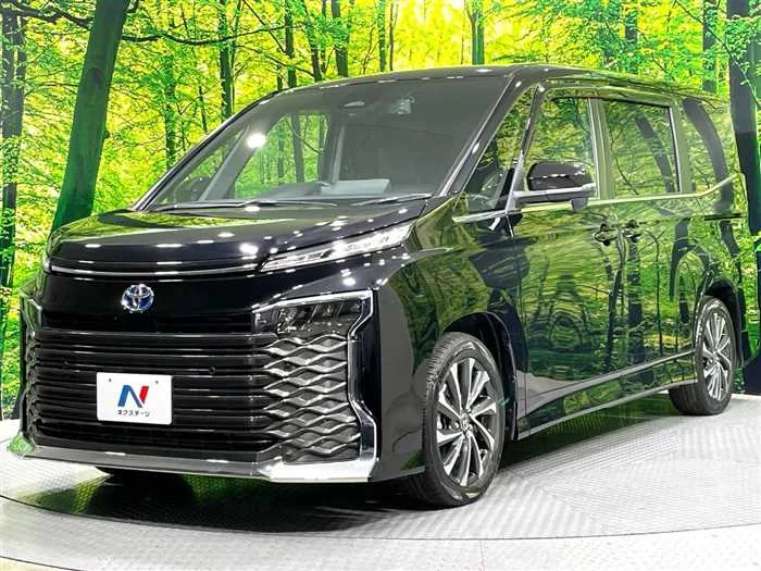 Toyota Voxy 2023 — миниатюра 5
