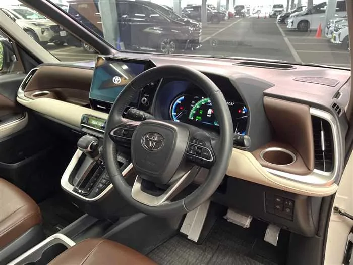 Toyota Noah 2023 — миниатюра 3