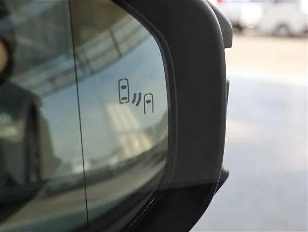 Toyota Prius U 2023 — миниатюра 2