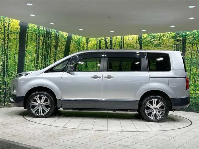 Mitsubishi Delica D:5 2024 — миниатюра 3