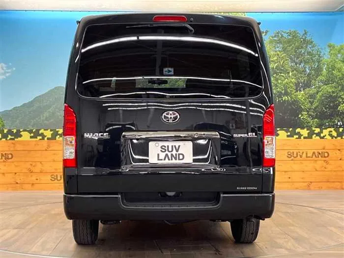 Toyota Hiace Van 2023 — миниатюра 3