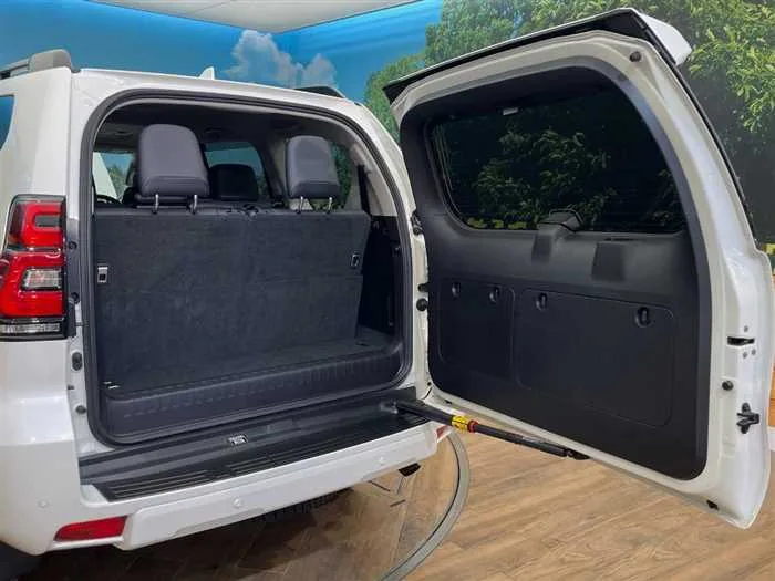 Toyota Land Cruiser Prado 2023 — миниатюра 2