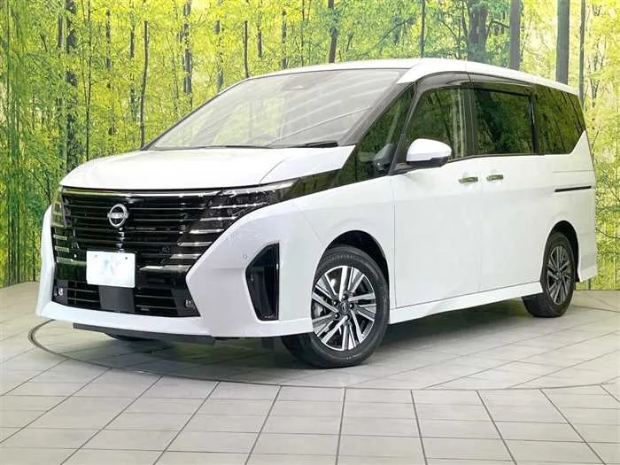 Nissan Serena 2023 — фото 1, купить с доставкой в Москву