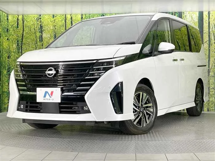 Nissan Serena 2023 — фото 1, купить с доставкой в Москву