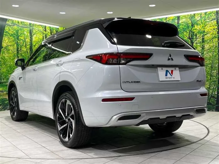 Mitsubishi OUTLANDER PHEV 2023 — миниатюра 5