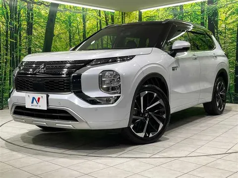 Mitsubishi OUTLANDER PHEV 2023 купить в Москве