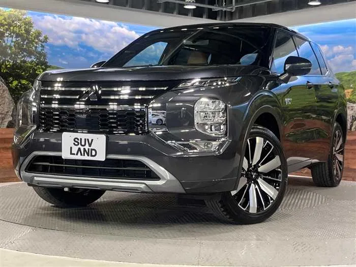 Mitsubishi OUTLANDER PHEV 2024 — фото 1, купить с доставкой в Москву