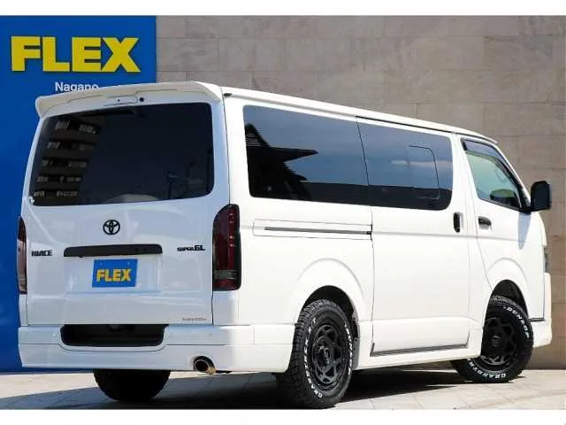 Toyota Hiace Van 2023 — миниатюра 3
