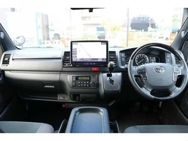 Toyota Hiace Van 2023 — миниатюра 4
