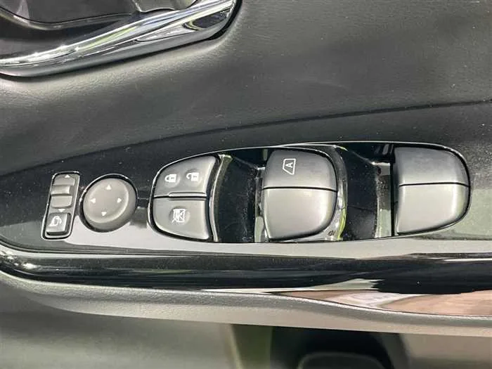 Nissan Serena 2022 — миниатюра 3