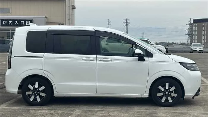 Honda Freed e:HEV EX 2024 — миниатюра 3