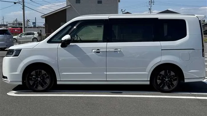 Honda Step WGN e:HEV 2023 — миниатюра 5